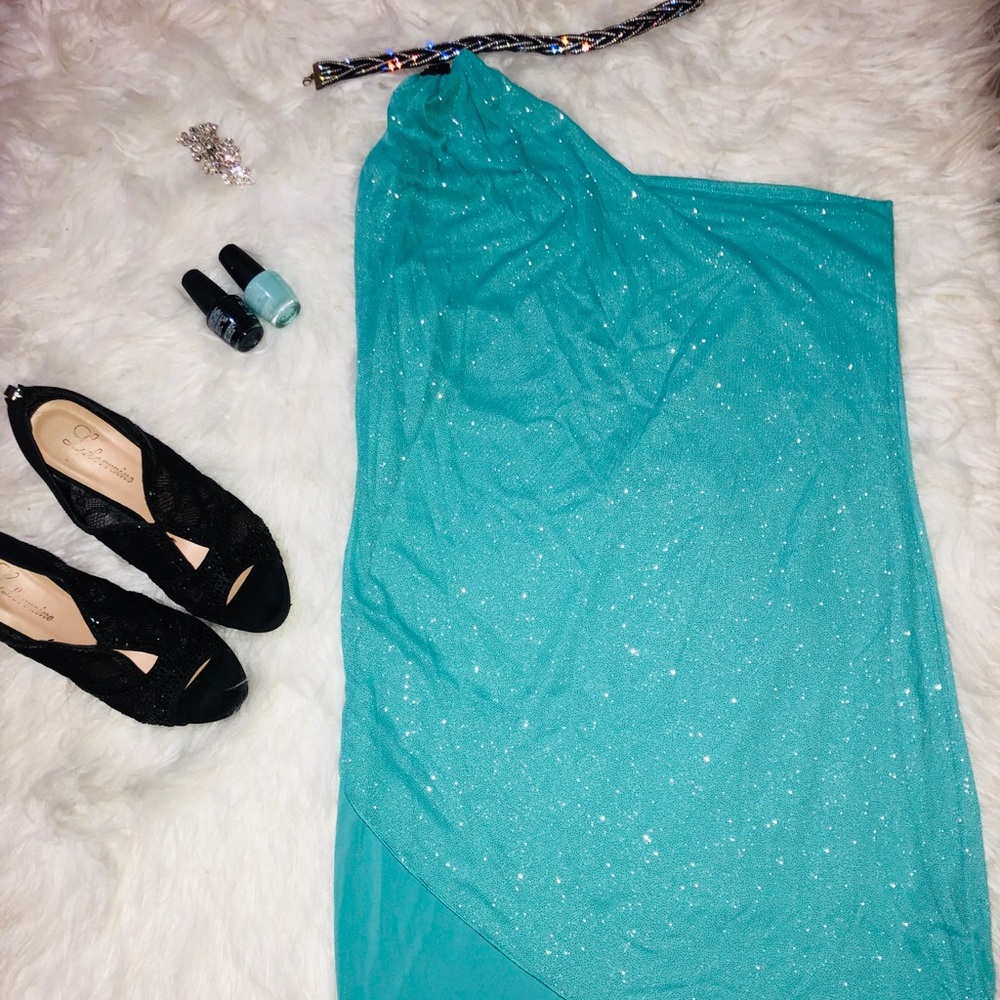 Dress - Picture 4 of 8